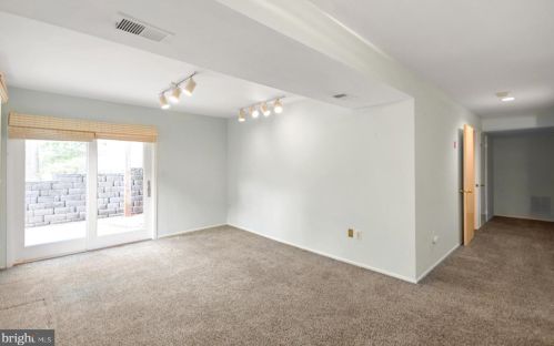 16 Arlive Ct, Rockville MD 20854-2978 exterior