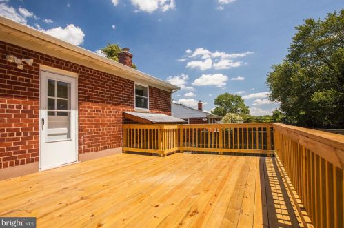 4706 Creek Shore Dr, Rockville MD  20852-2407 exterior