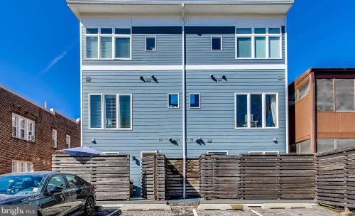 2233 40th Pl, Washington, DC 20007-1694