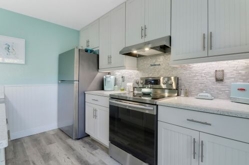 120 Buttonwood Ln, Boynton Beach FL 33436-7120 exterior