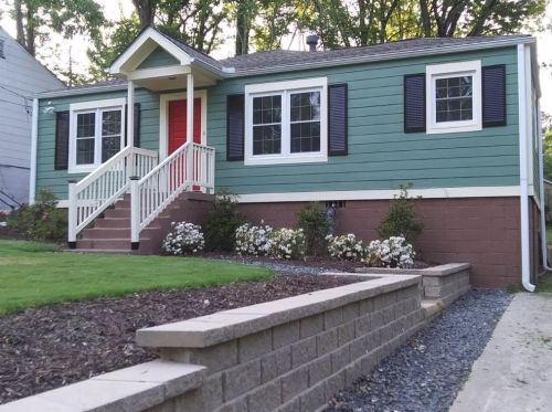 209 Birch St, Atlanta, GA 30354-1209