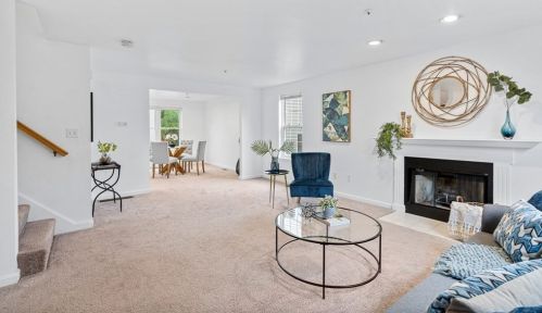 284 Hillside Rd, North Andover, MA 01845-5913