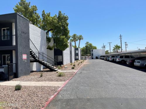 2923 38 St, Phoenix AZ 85018-4121 exterior