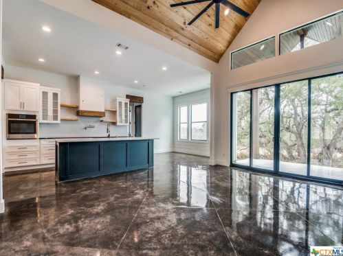 340 Warbler Dr, Spring Branch TX 78070-5064 exterior