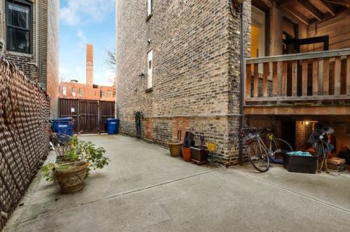 613 Melrose St, Chicago IL  60657-3415 exterior