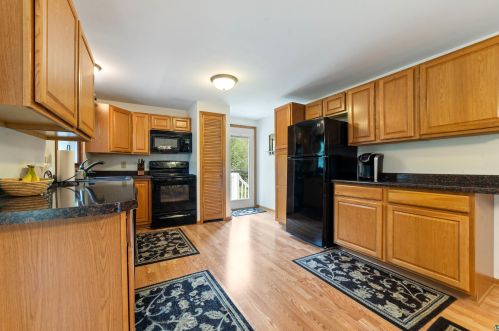 5752 Rose Rd, Duluth MN 55811-1214 exterior