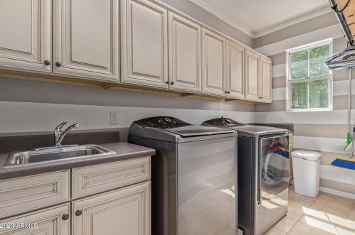 1071 Mason Dr, Chandler AZ 85225-1941 exterior