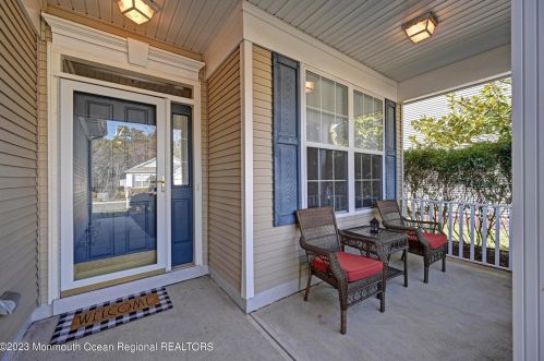 17 Spencer Dr, Jackson Twp NJ  08527-4389 exterior