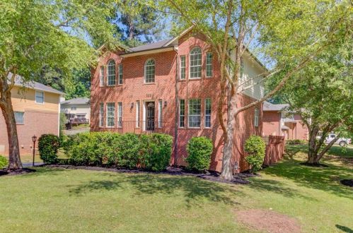 598 Shore Rd, Lithonia, GA 30058-5952