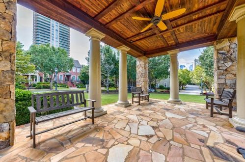 15 Conifer Cir, Atlanta GA 30342-4303 exterior