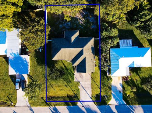 5802 Myrtle Dr, Fort Pierce FL 34982-7535 exterior