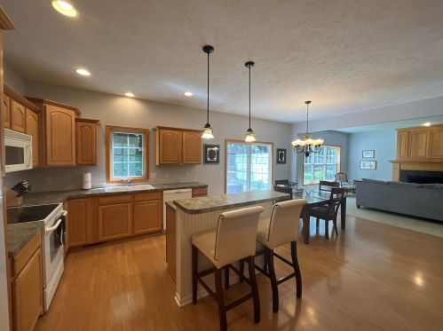 2598 87 St, Byron Township MI 49315-9245 exterior