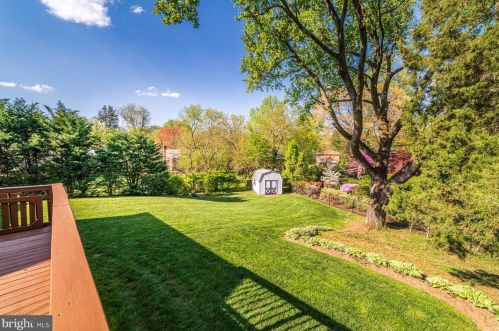 1817 Baldwin Dr, Mc Lean VA 22101-5055 exterior