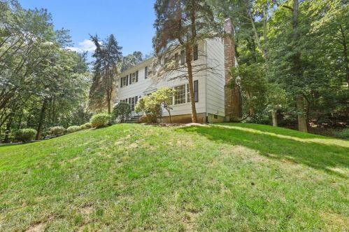 49 Fox Run Rd, Norwalk CT 06850-2324 exterior