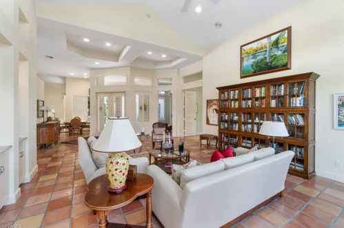 15238 Burnaby Dr, Naples FL 34110-7931 exterior