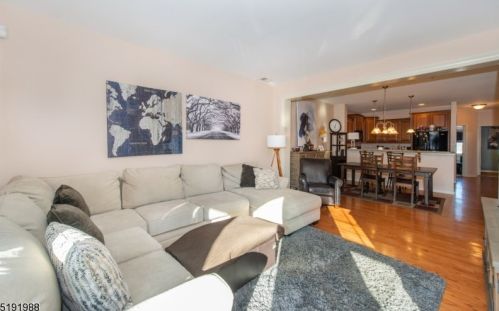 202 River Pl, Kinnelon, NJ 07405-1086