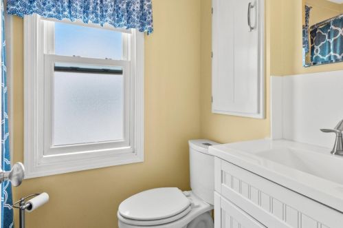 7131 Auburn Ave, Milwaukee WI 53213-3116 exterior