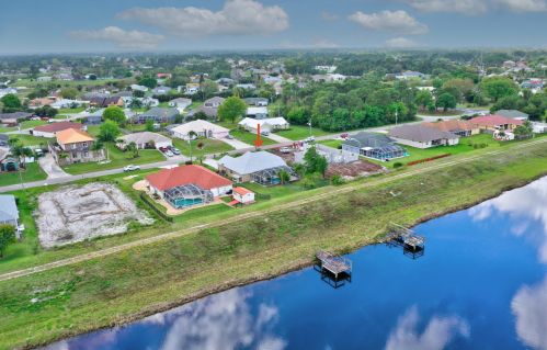 174 Dalton Cir, Fort Pierce FL 34953-5847 exterior