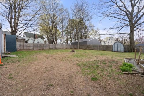 50 Beverly St, North Andover MA 01845-3403 exterior