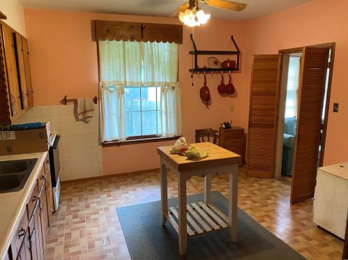 1048 Martha Ln, Saint Louis MO exterior