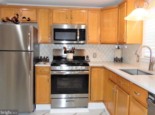 2449 Camac St, Philadelphia PA 19148-4311 exterior