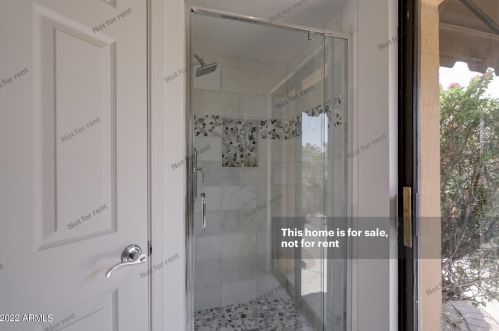 11001 11th St, Phoenix AZ 85020-5825 exterior