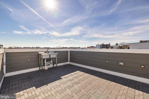 304 T St, Washington DC 20001-1842 exterior