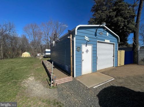 10 Bunting Brg Rd, Cookstown NJ 08511-1101 exterior