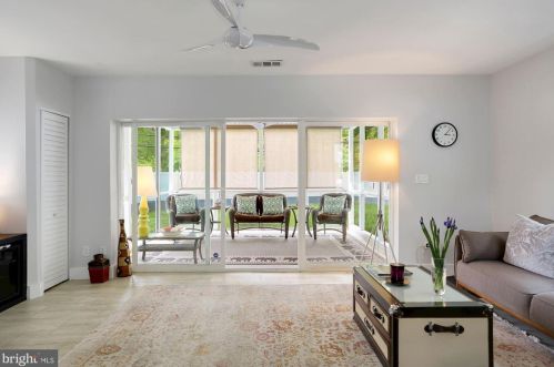 1228 Morningside Ln, Alexandria VA 22308-1042 exterior