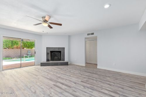 10609 42nd St, Phoenix AZ  85028-3501 exterior