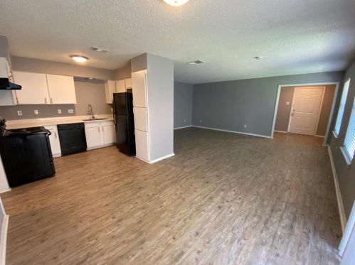 9012 Greenmound Ave, Dallas TX  75227-8355 exterior