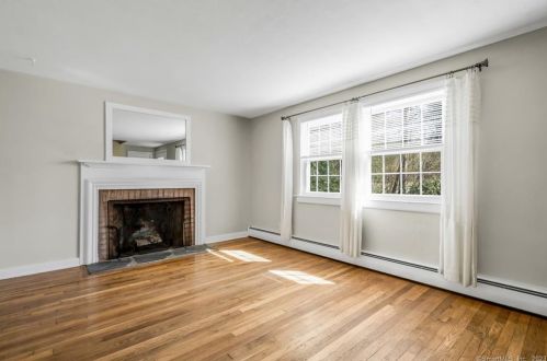 76 Ludlow Rd, Windsor, CT 06095-3636