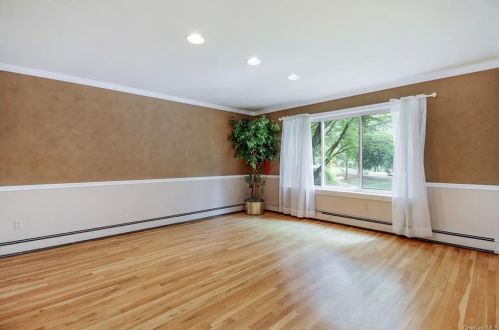 23 Pine Hill Ct, Briarcliff NY 10510-1742 exterior