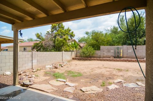 2193 Painted Sunset Cir, Tucson AZ  85745-7033 exterior