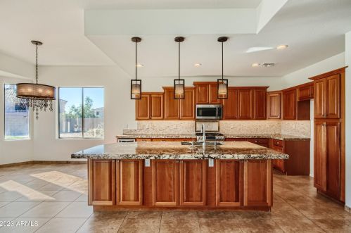 16453 16th Ave, Phoenix, AZ 85045-1722