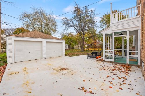 5110 Shoreland Ave, Milwaukee WI  53217-5541 exterior