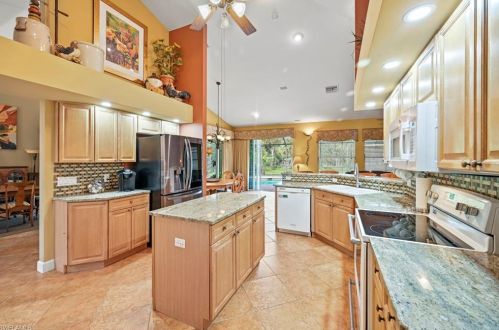 671 21 St, Naples FL 34120-1810 exterior