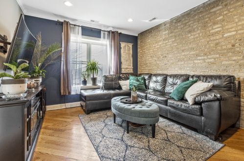 3210 Berwyn Ave, Chicago, IL 60625-4733