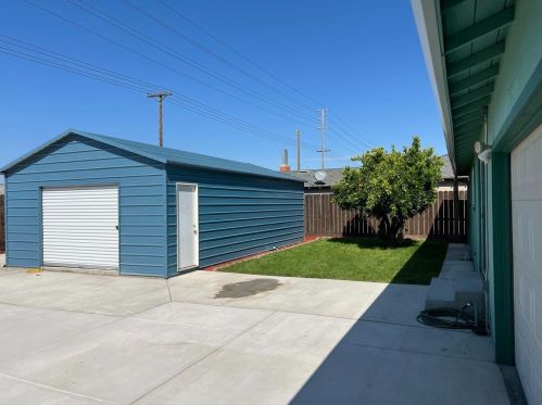 1186 Minaret Ave, Turlock CA 95380-5526 exterior