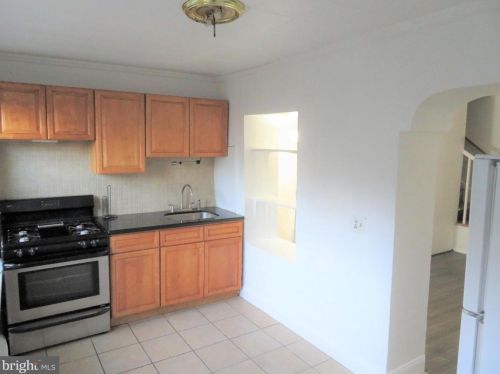 123 Levering St, Philadelphia PA 19127-1403 exterior