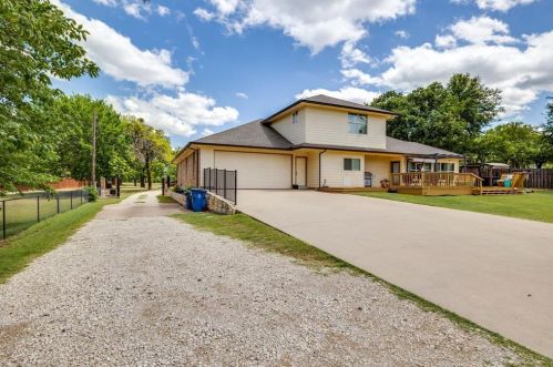 8517 County Rd 528, Burleson TX 76028-1028 exterior