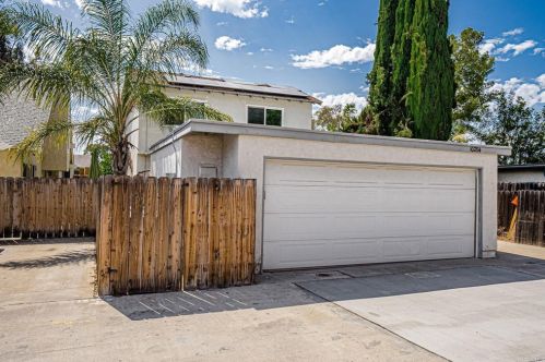 10784 Esmeraldas Dr, San Diego CA  92124-2010 exterior