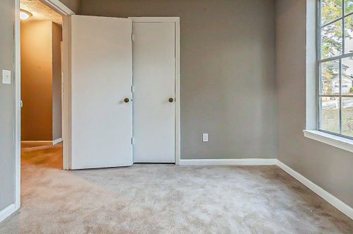 6299 Marbut Farms Ln, Lithonia GA 30058-8977 exterior