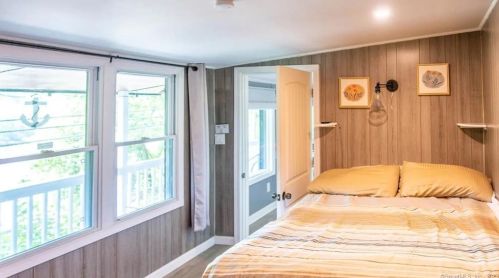 236 Roosevelt Dr, Seymour CT 06483-2118 exterior