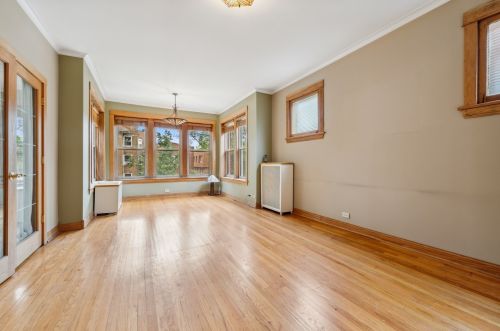 2612 Agatite Ave, Chicago IL 60625-7076 exterior