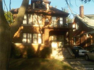 2216 Lakewood St, Detroit MI  48215-2625 exterior
