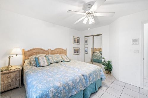 428 Sharwood Dr, Naples FL 34110-5726 exterior