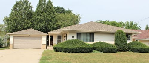 3717 69th St, Milwaukee, WI 53220-1812