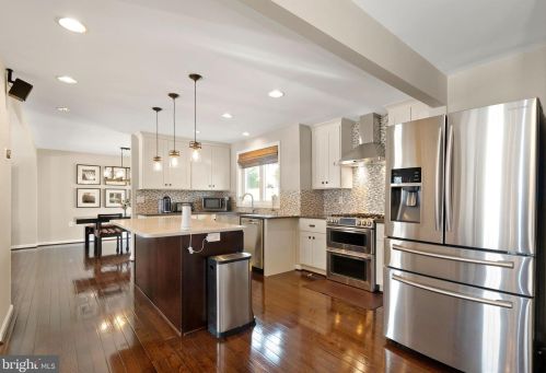 11600 Coldstream Dr, Rockville MD 20854-3619 exterior