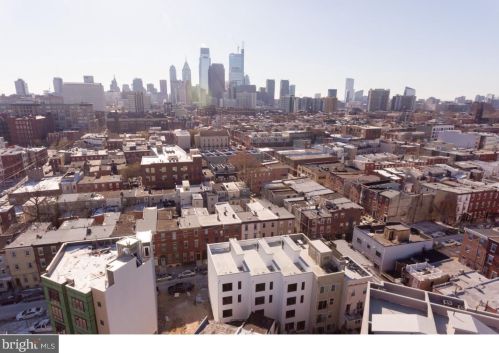 1511 Brown St, Philadelphia PA  19130-2905 exterior